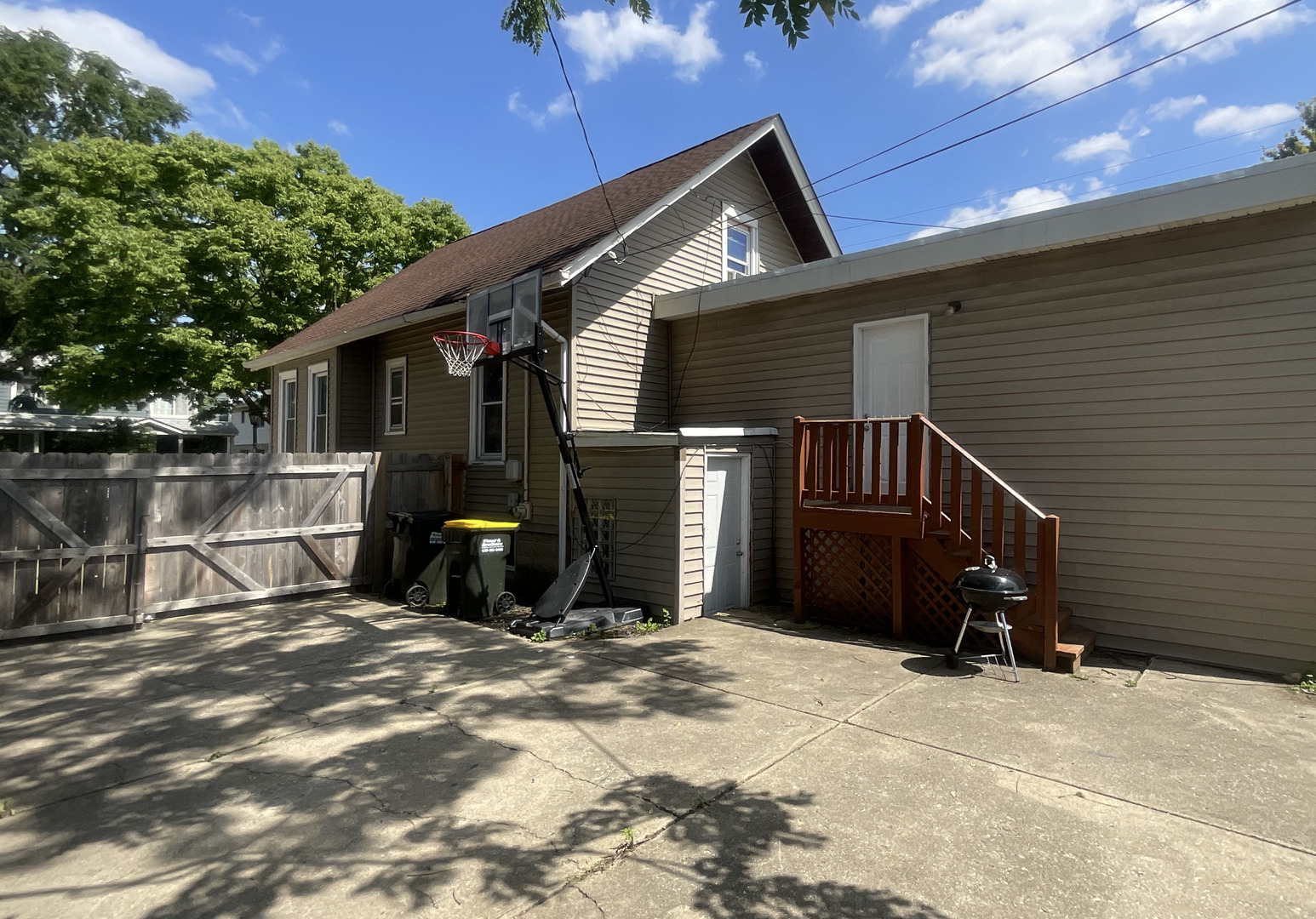 314 E Lincoln Avenue Property Photo 2