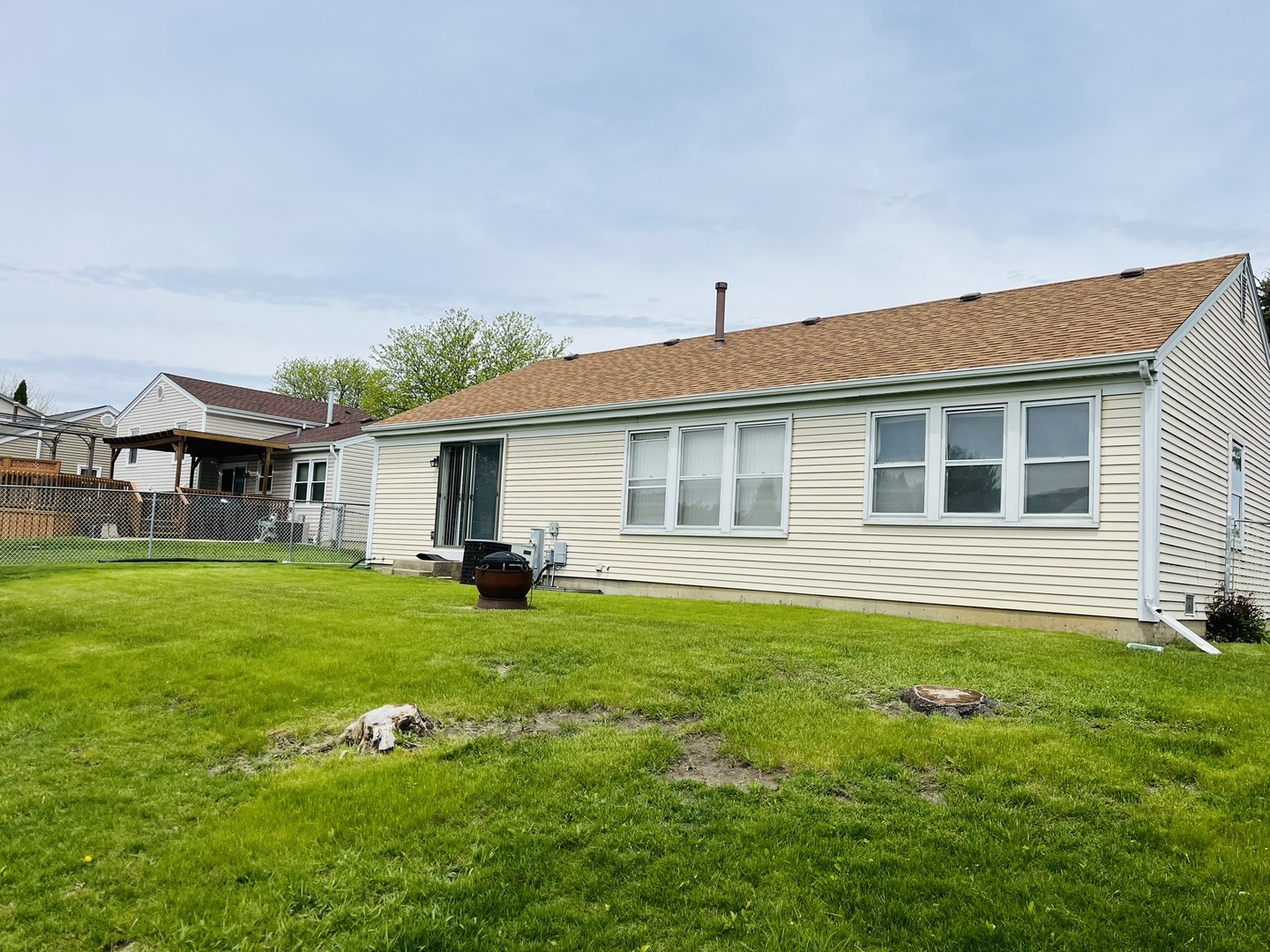 1915 Lawson Road Property Photo 2