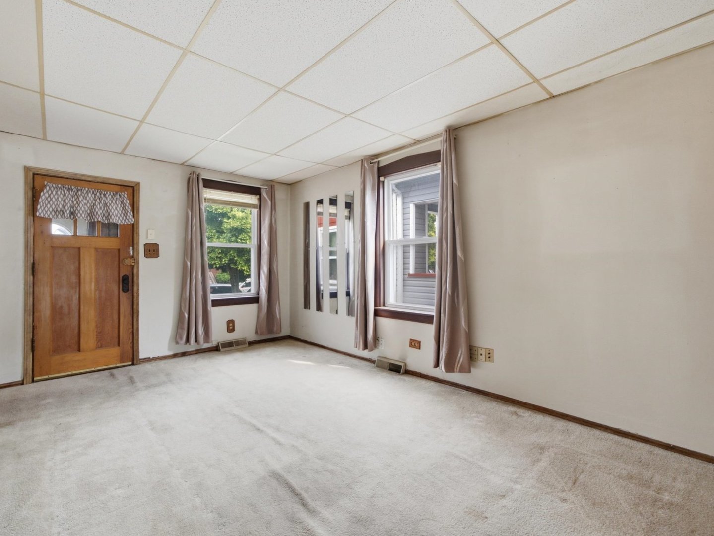 2636 Kenilworth Avenue Property Photo 8