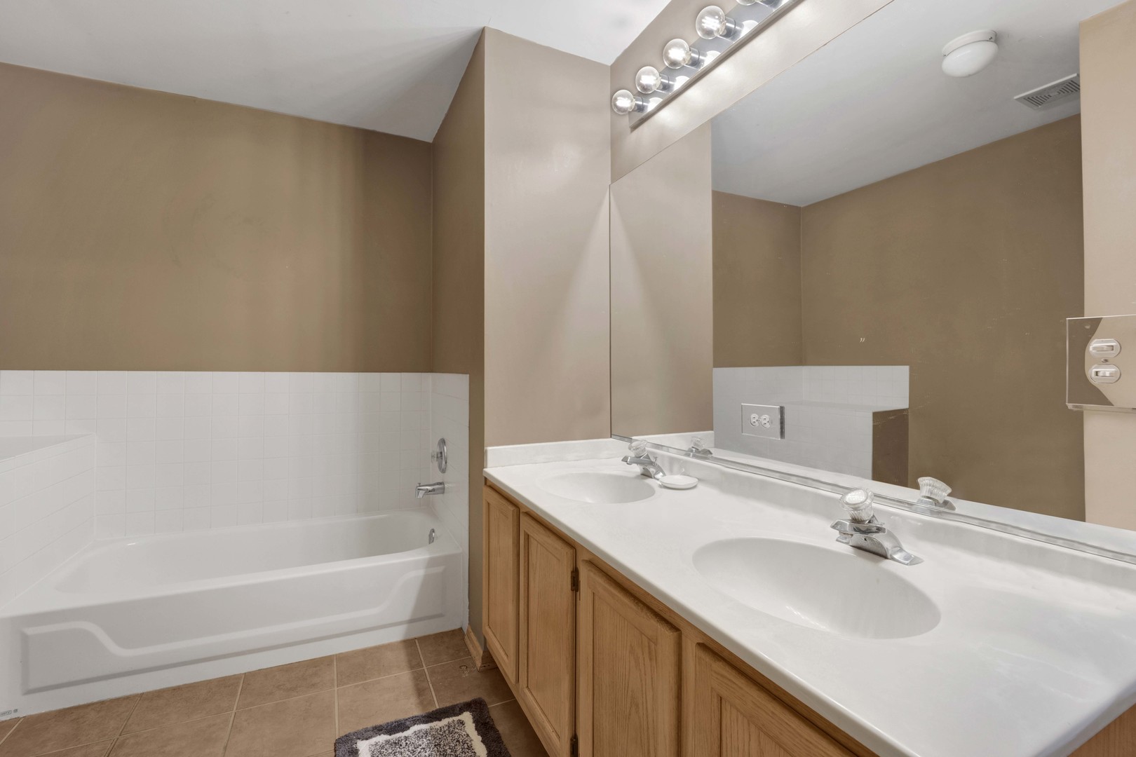 1863 Tamahawk Lane Property Photo 16