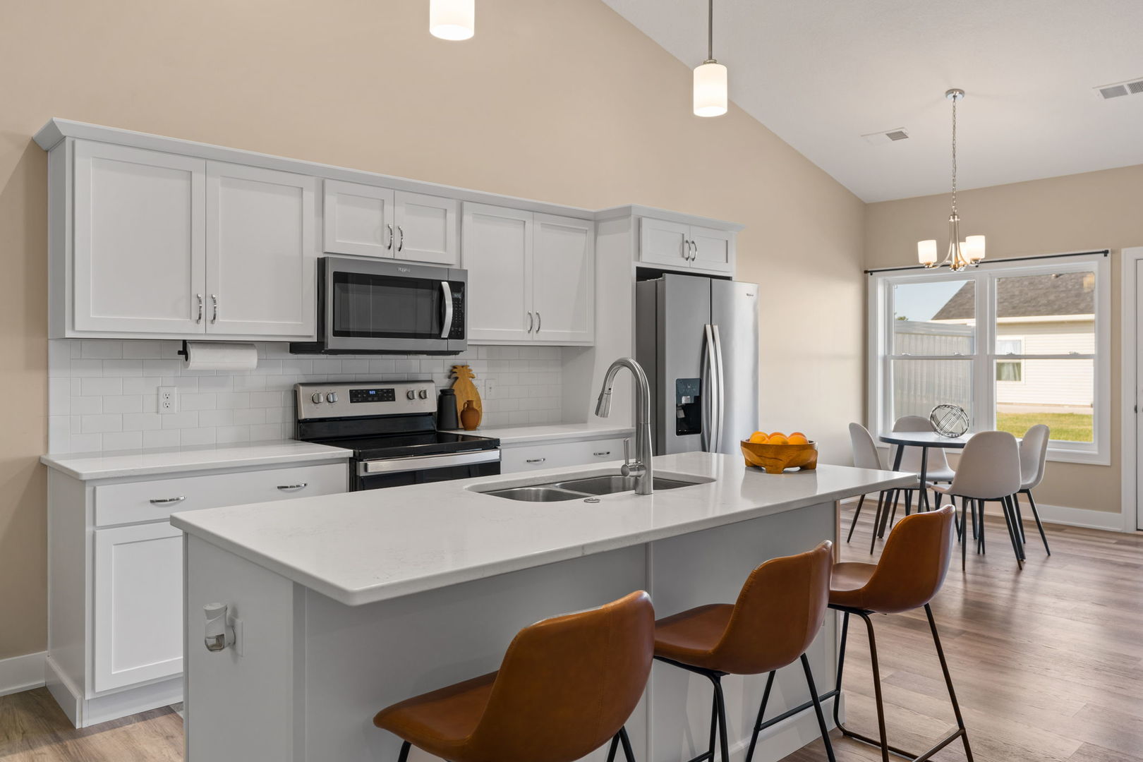 127 Beacon Harbor Parkway Property Photo 2
