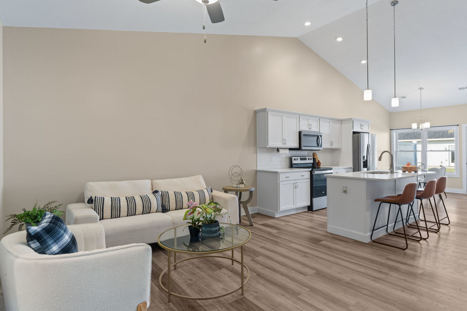 127 Beacon Harbor Parkway Property Photo 7