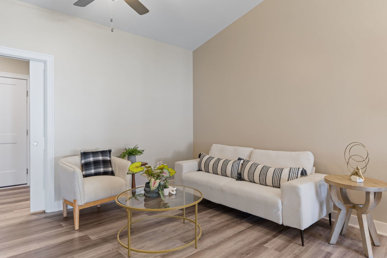 127 Beacon Harbor Parkway Property Photo 8