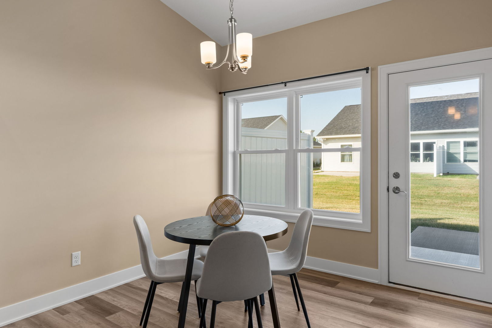 127 Beacon Harbor Parkway Property Photo 10