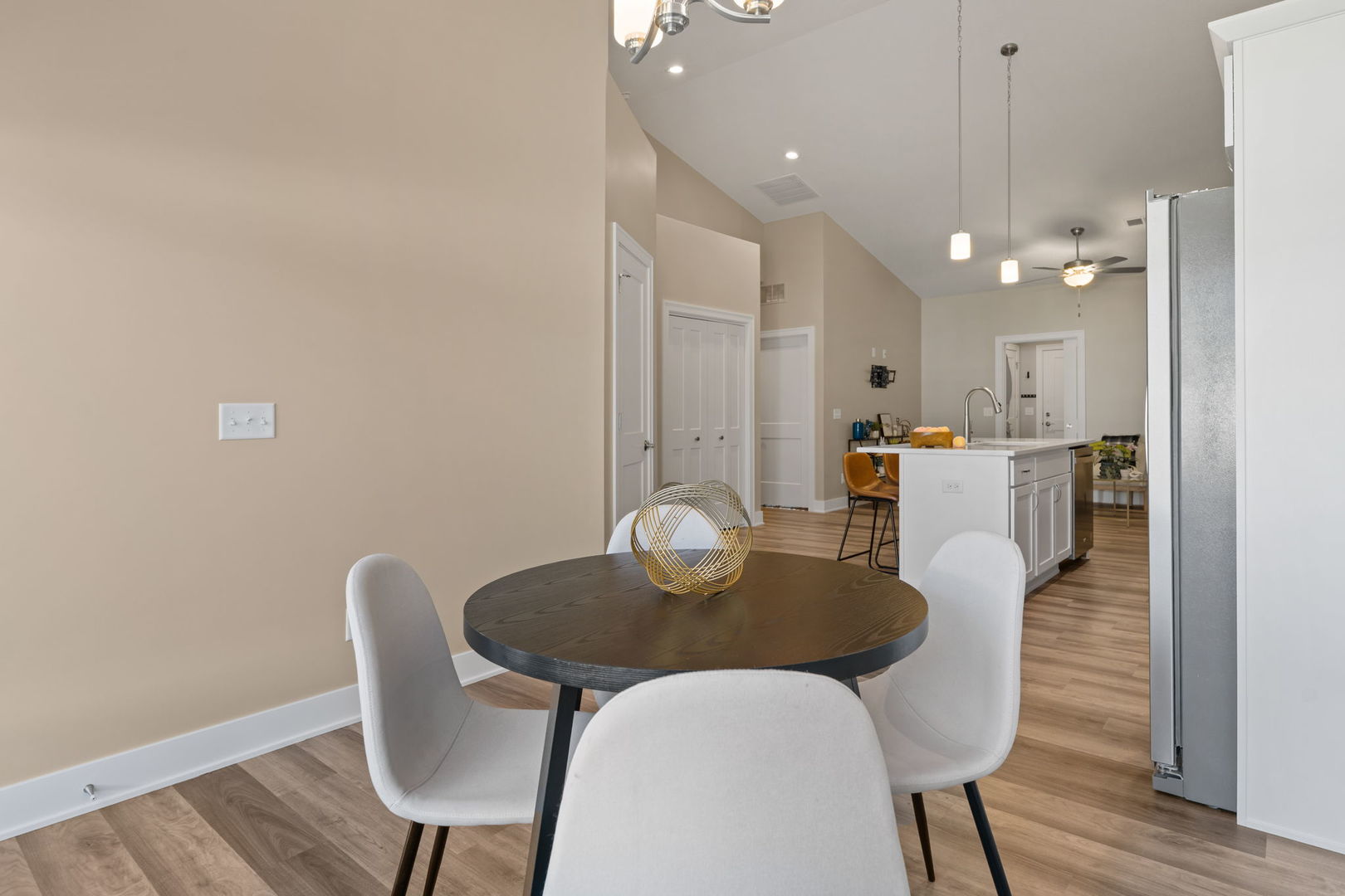 127 Beacon Harbor Parkway Property Photo 11