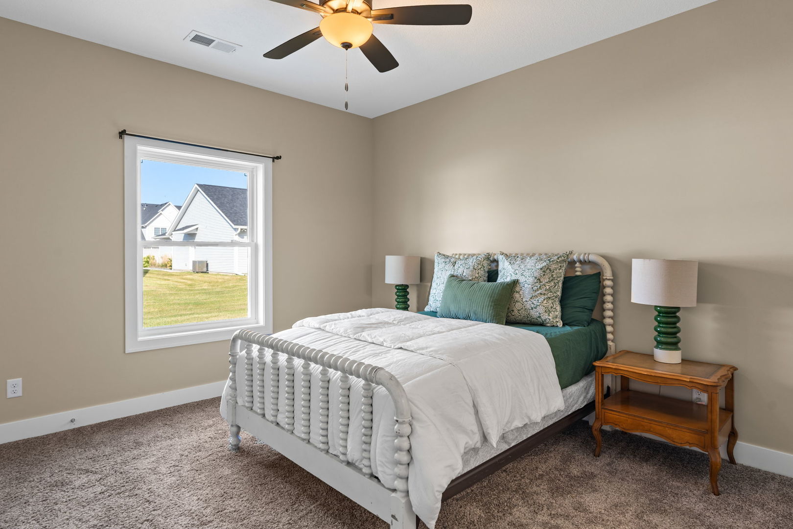 127 Beacon Harbor Parkway Property Photo 14