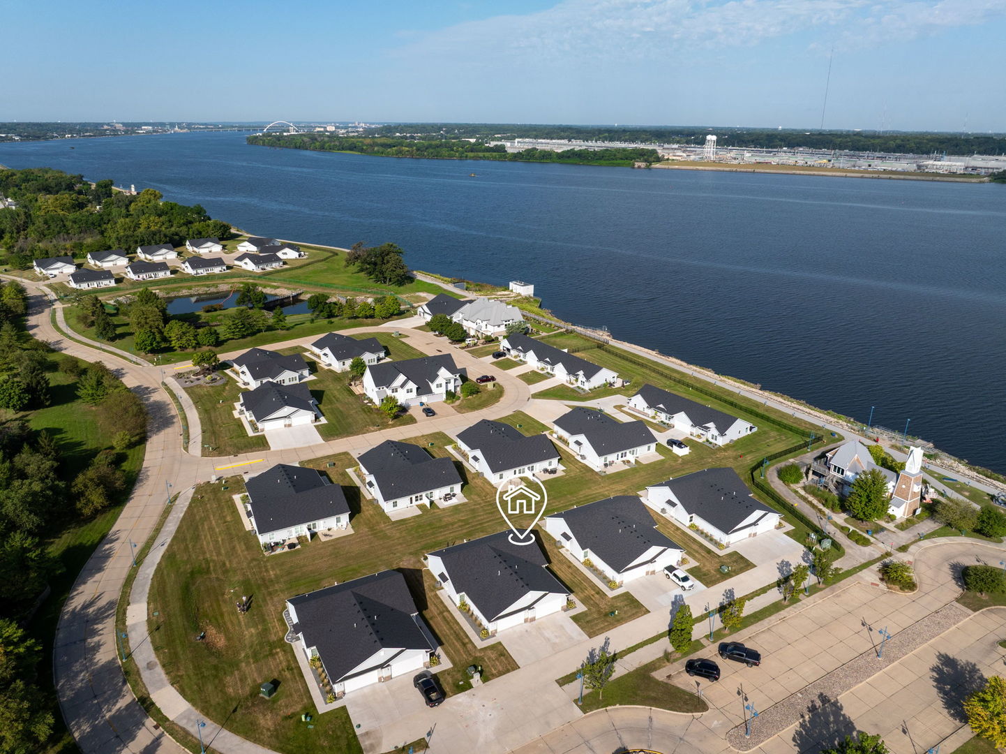 127 Beacon Harbor Parkway Property Photo 24