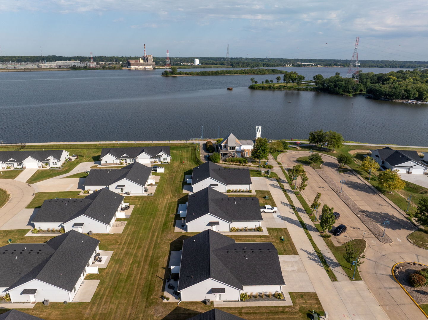127 Beacon Harbor Parkway Property Photo 28