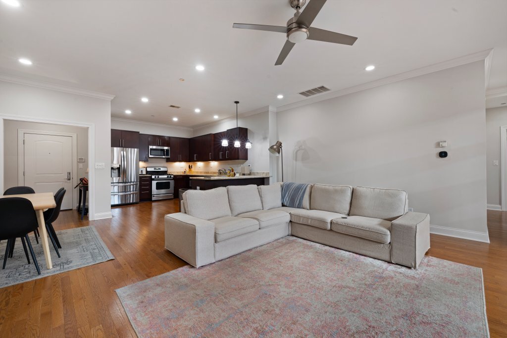 2811 N Bell Avenue 408 Property Photo 4