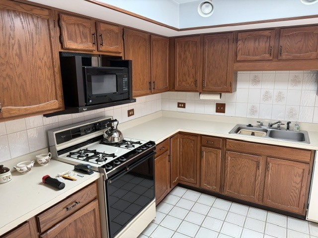 4125 W 93rd Place B Property Photo 4