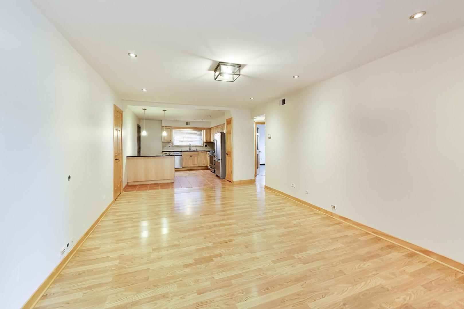 6261 N Northwest Highway 1d Property Photo 4