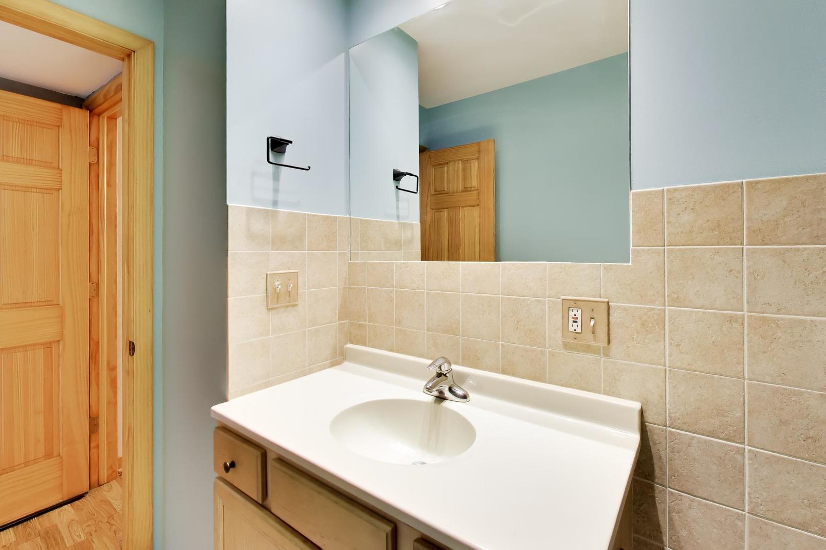 6261 N Northwest Highway 1d Property Photo 12