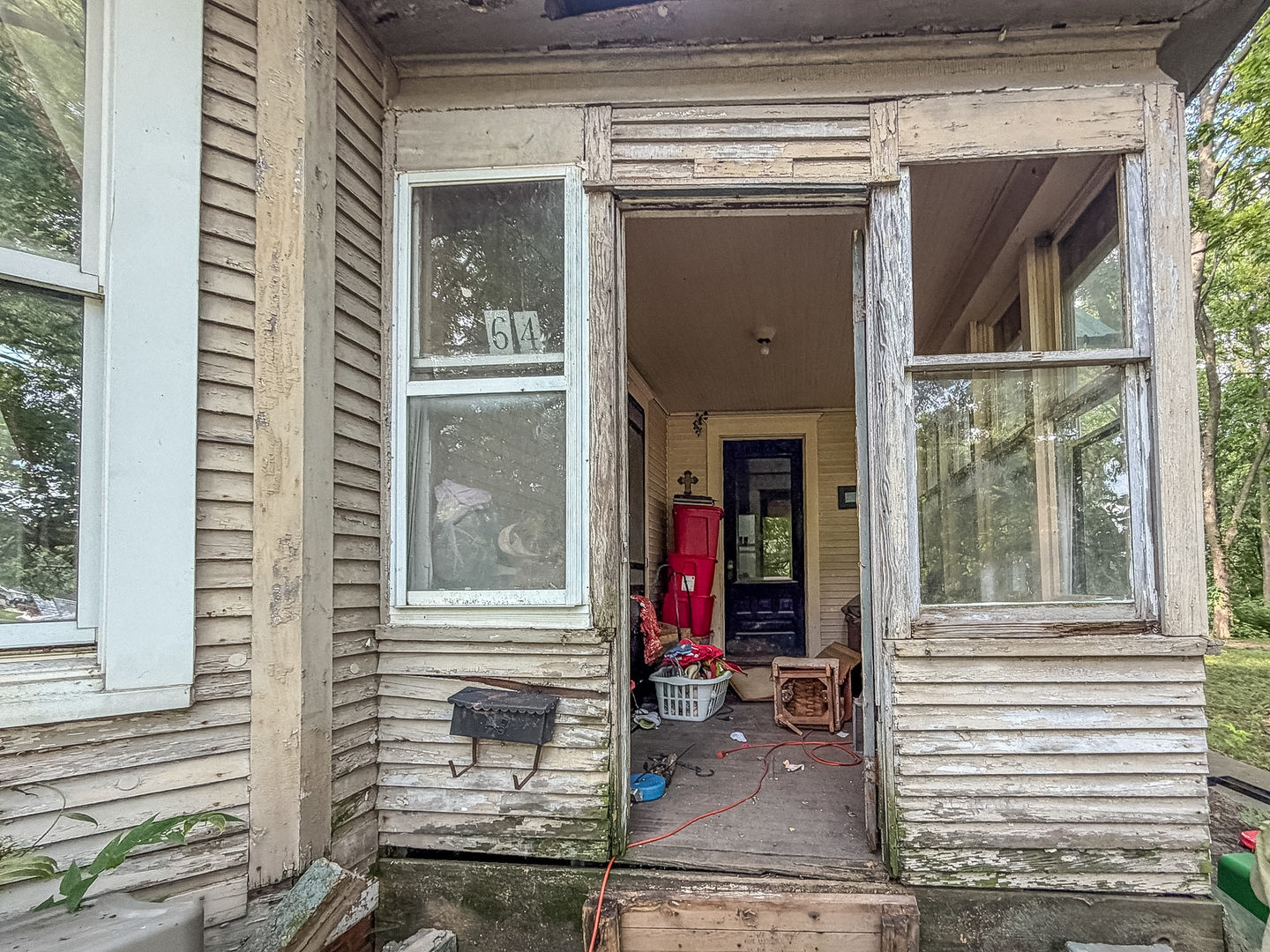 364 E Franklin Street Property Photo 6