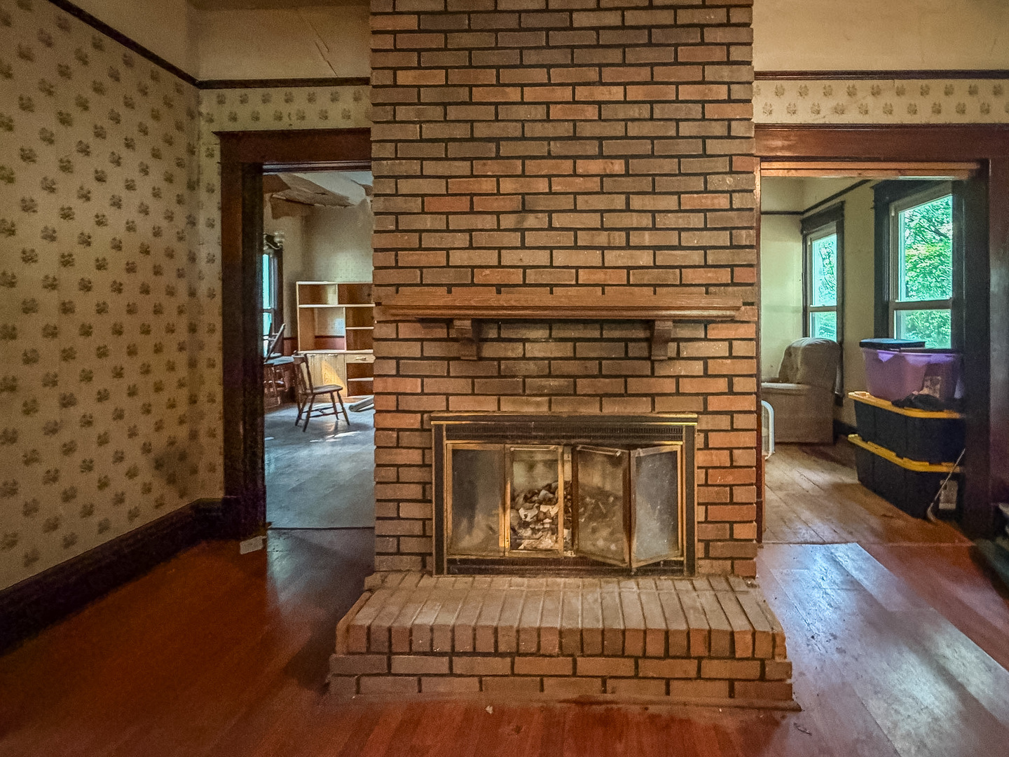 364 E Franklin Street Property Photo 10