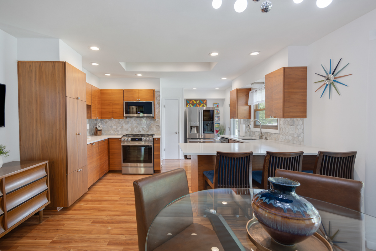 298 Peach Tree Lane Property Photo 8