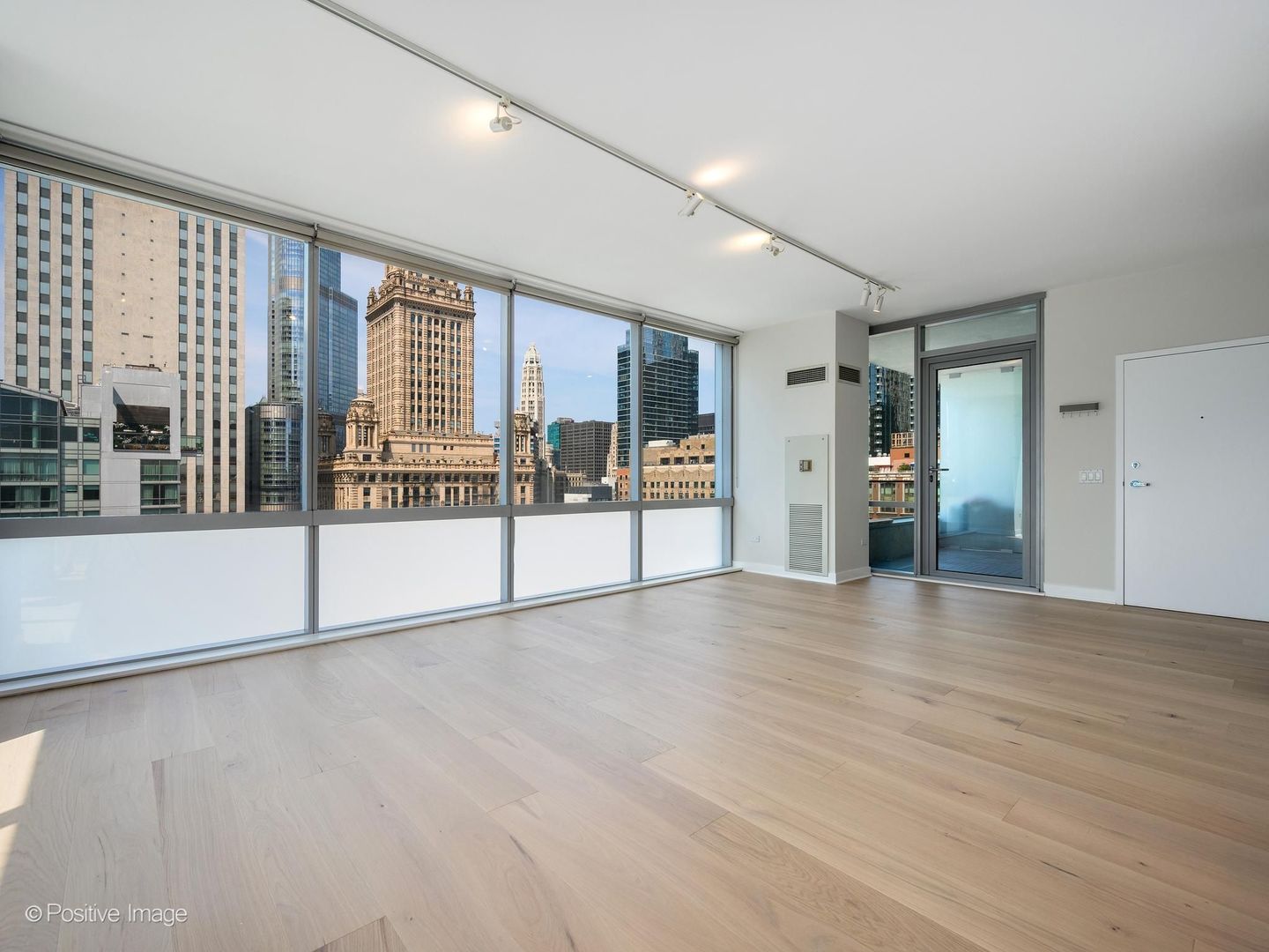 8 E Randolph Street 2105 Property Photo 3
