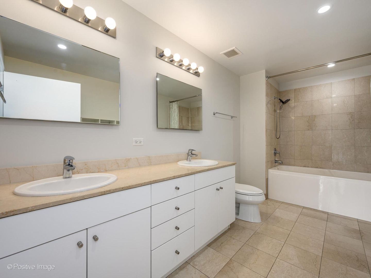 8 E Randolph Street 2105 Property Photo 15