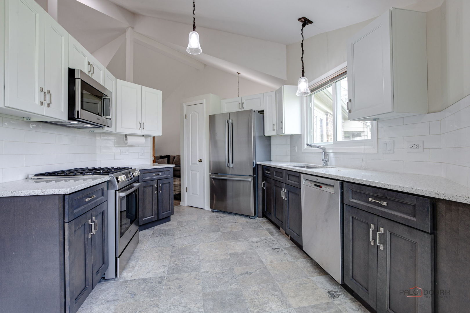 212 Willow Parkway Property Photo 8