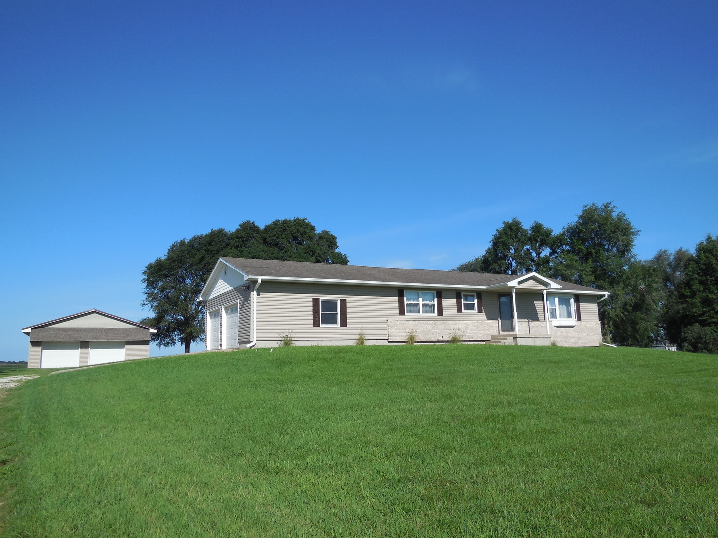 5385 Hoover Road Property Photo 1