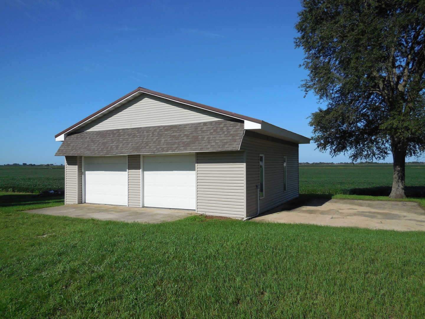 5385 Hoover Road Property Photo 3