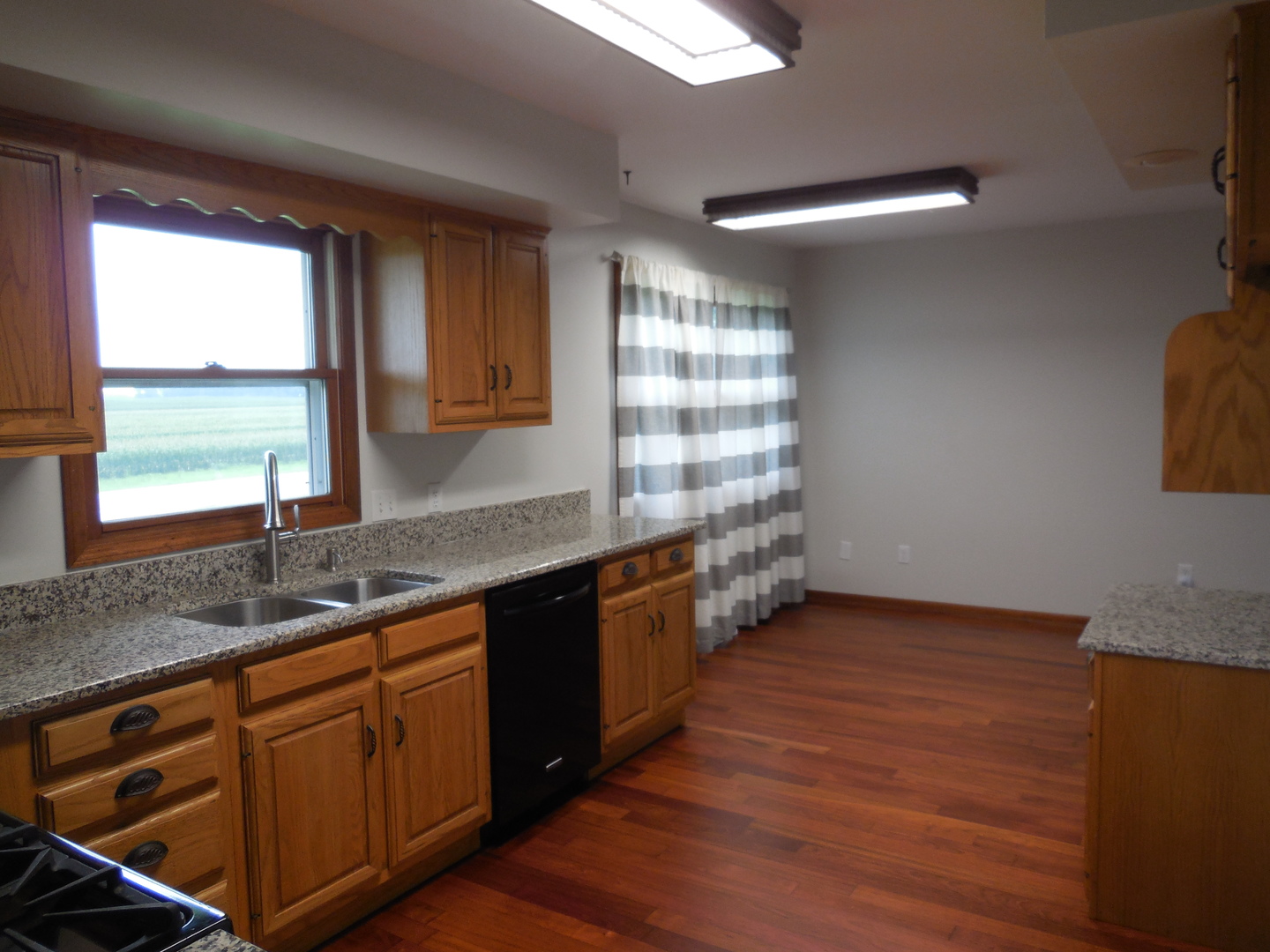 5385 Hoover Road Property Photo 9
