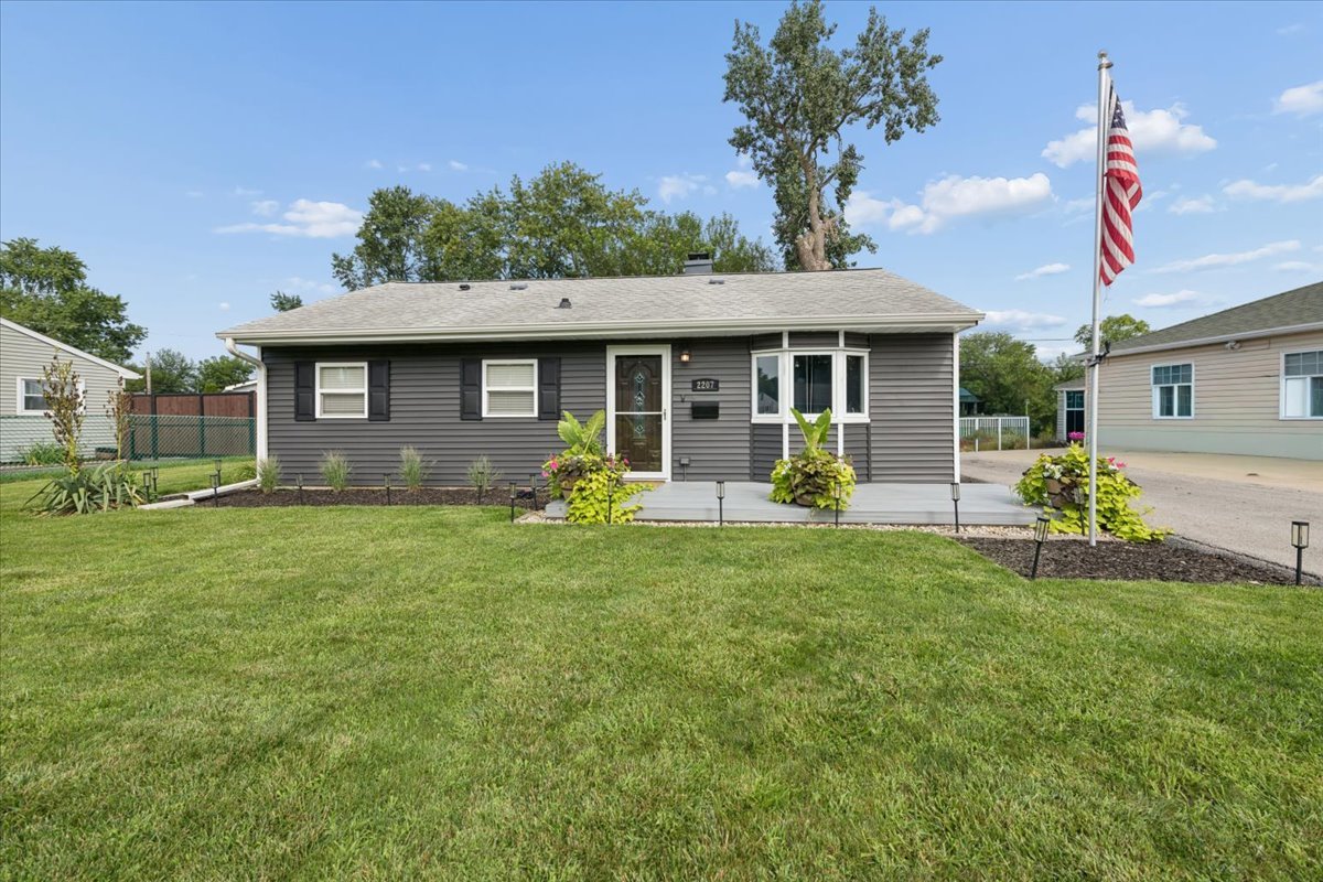 2207 Marmion Avenue Property Photo 1