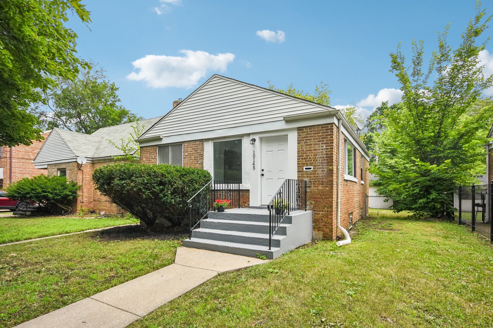 10145 S Bensley Avenue Property Photo 1