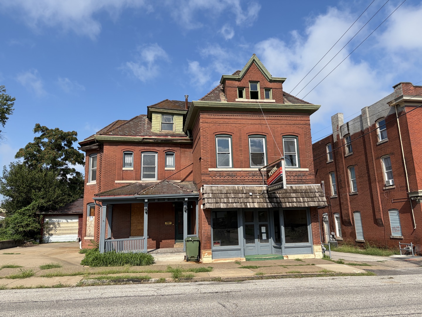 922 S 8th Street Property Photo 1