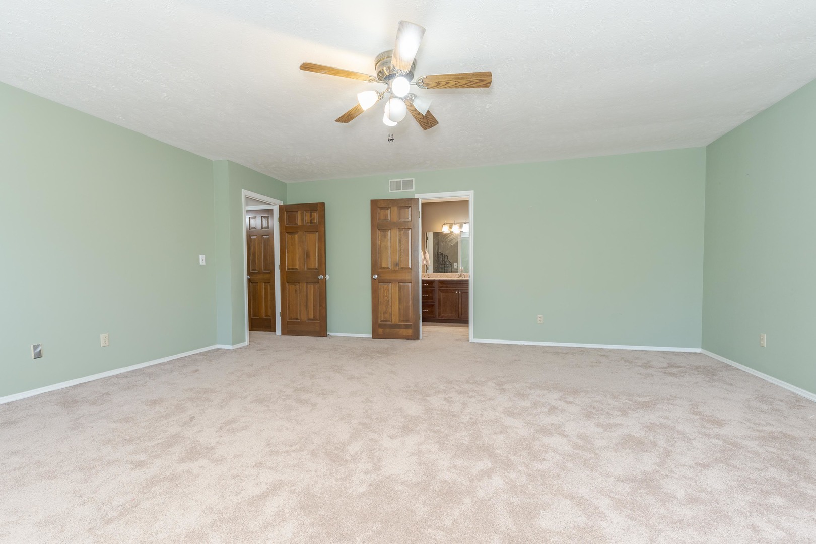 34 Chiswick Circle Property Photo 23