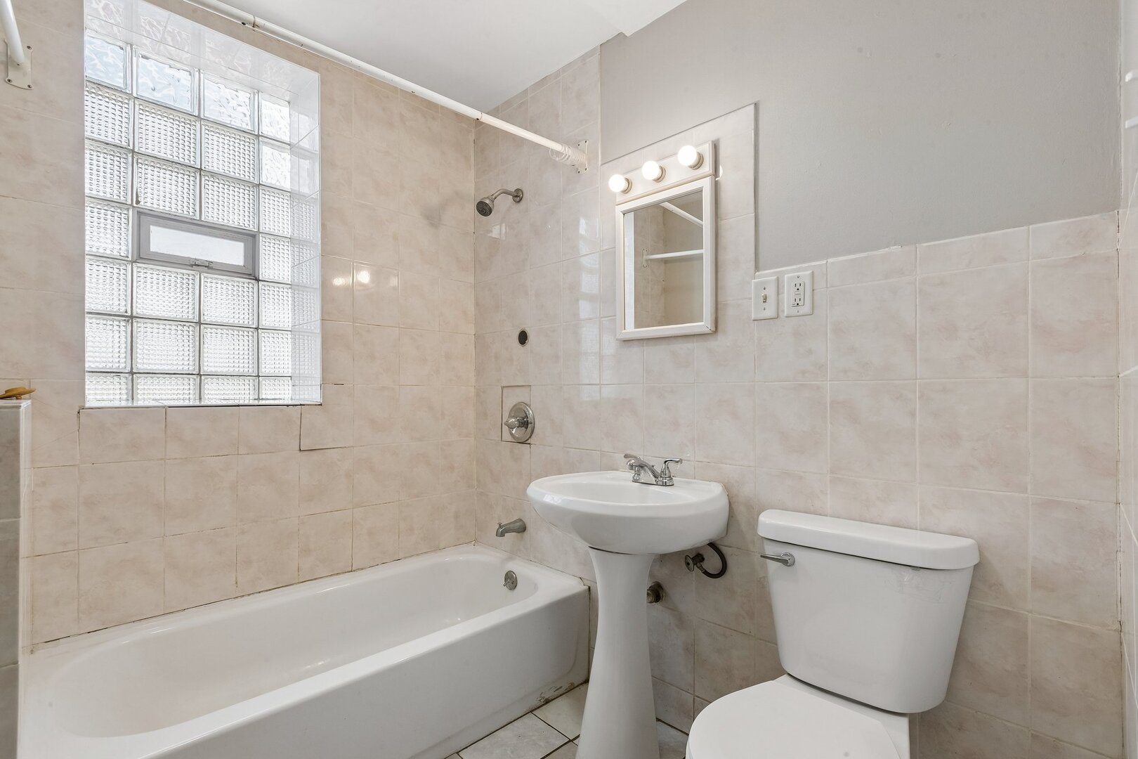 1539 N Kolin Avenue Property Photo 27