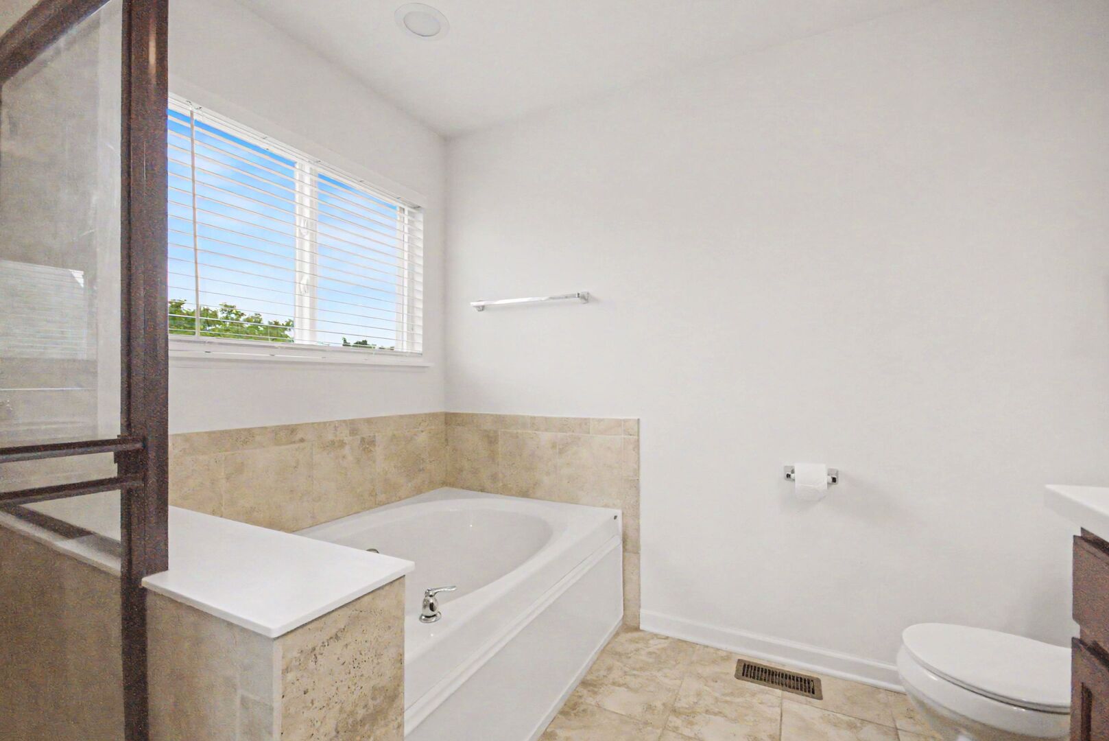 1911 Willoughby Lane Property Photo 13