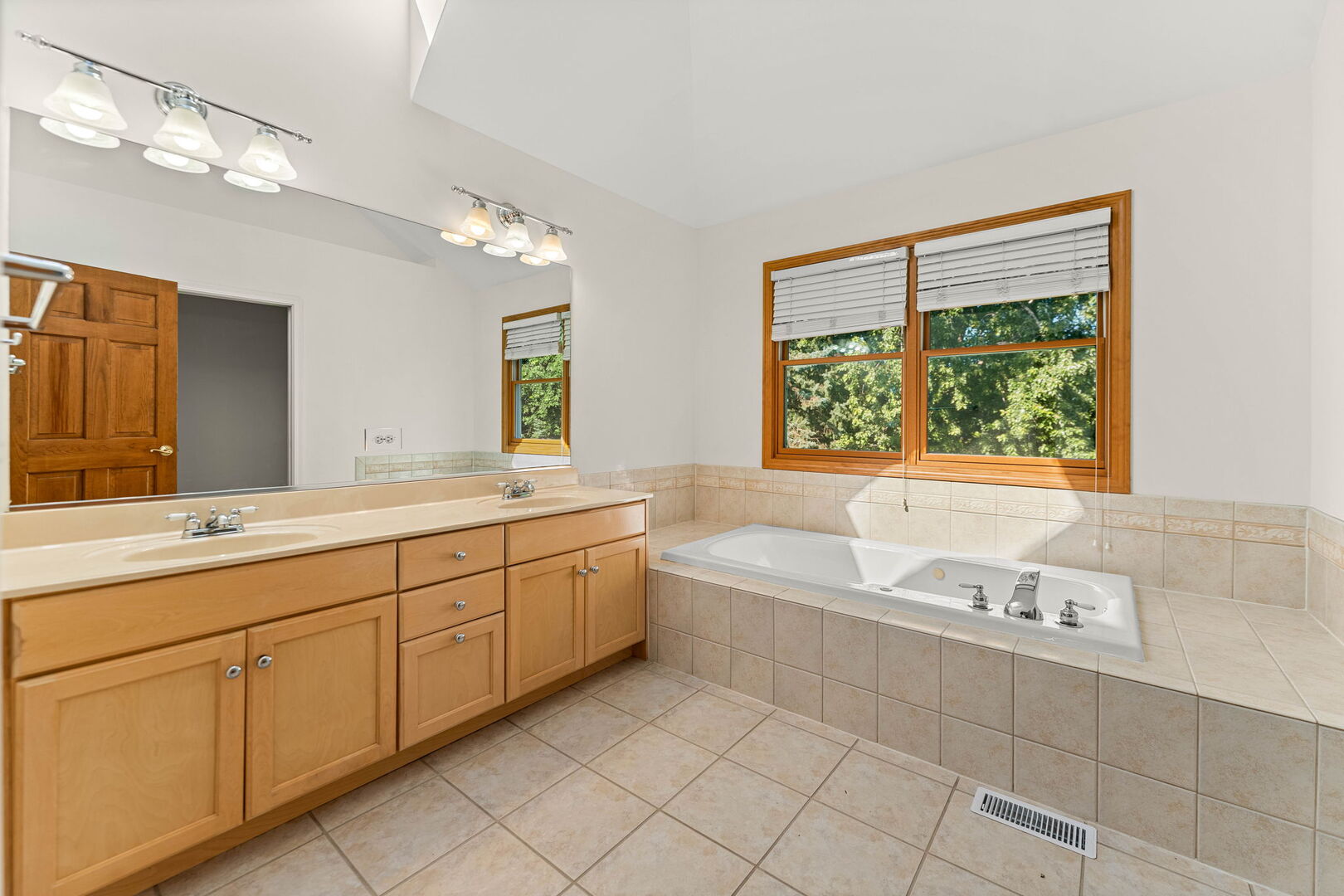 9 N Daniels Drive Property Photo 37