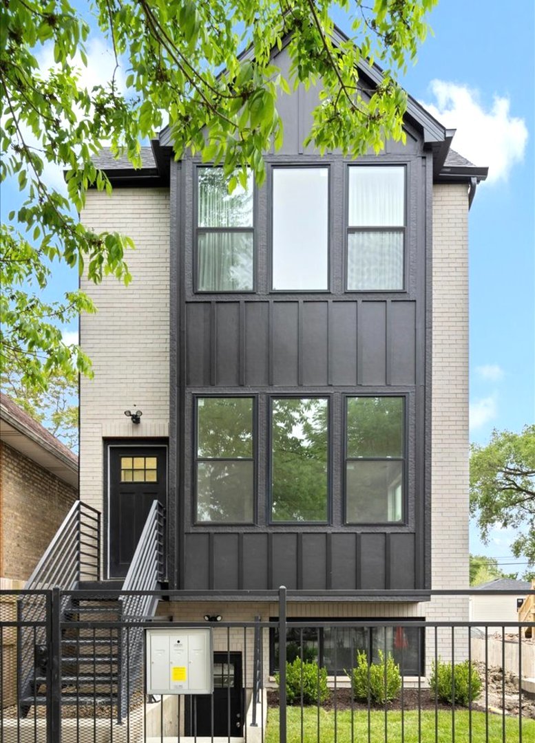 538 N Trumbull Avenue Property Photo 1