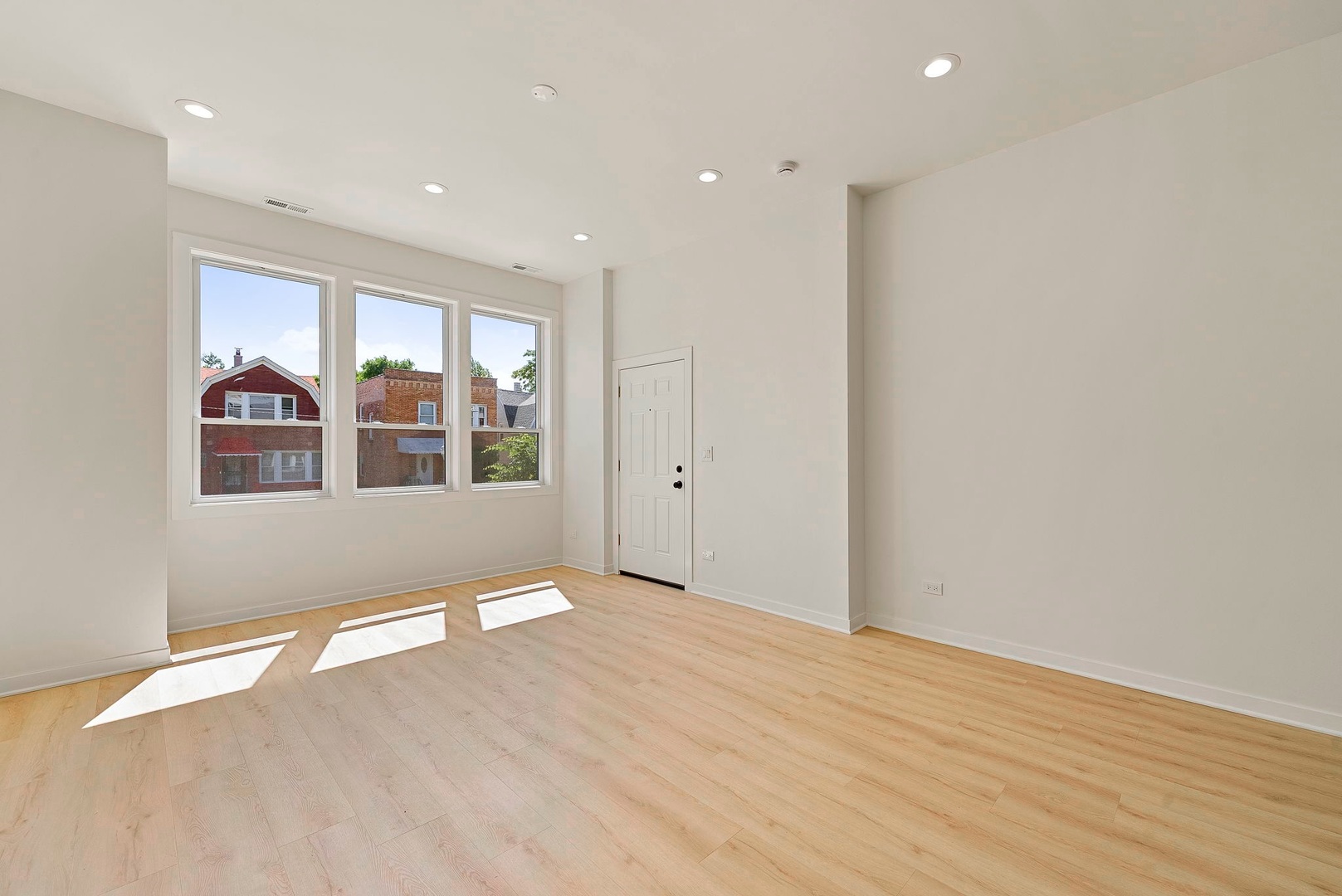 538 N Trumbull Avenue Property Photo 2