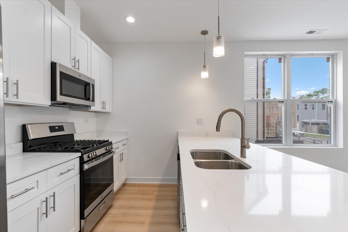 538 N Trumbull Avenue Property Photo 7