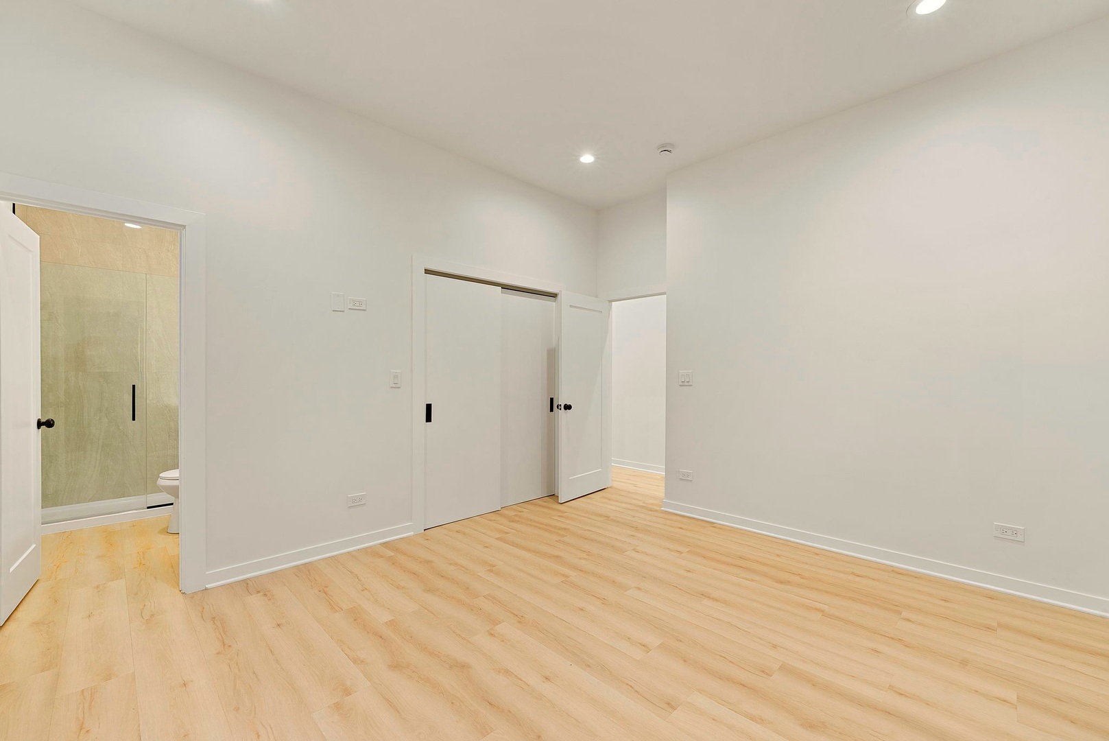 538 N Trumbull Avenue Property Photo 9