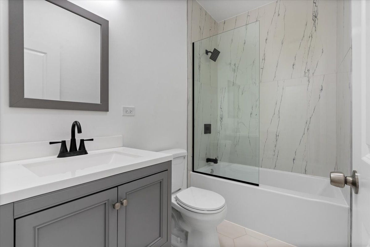 538 N Trumbull Avenue Property Photo 10