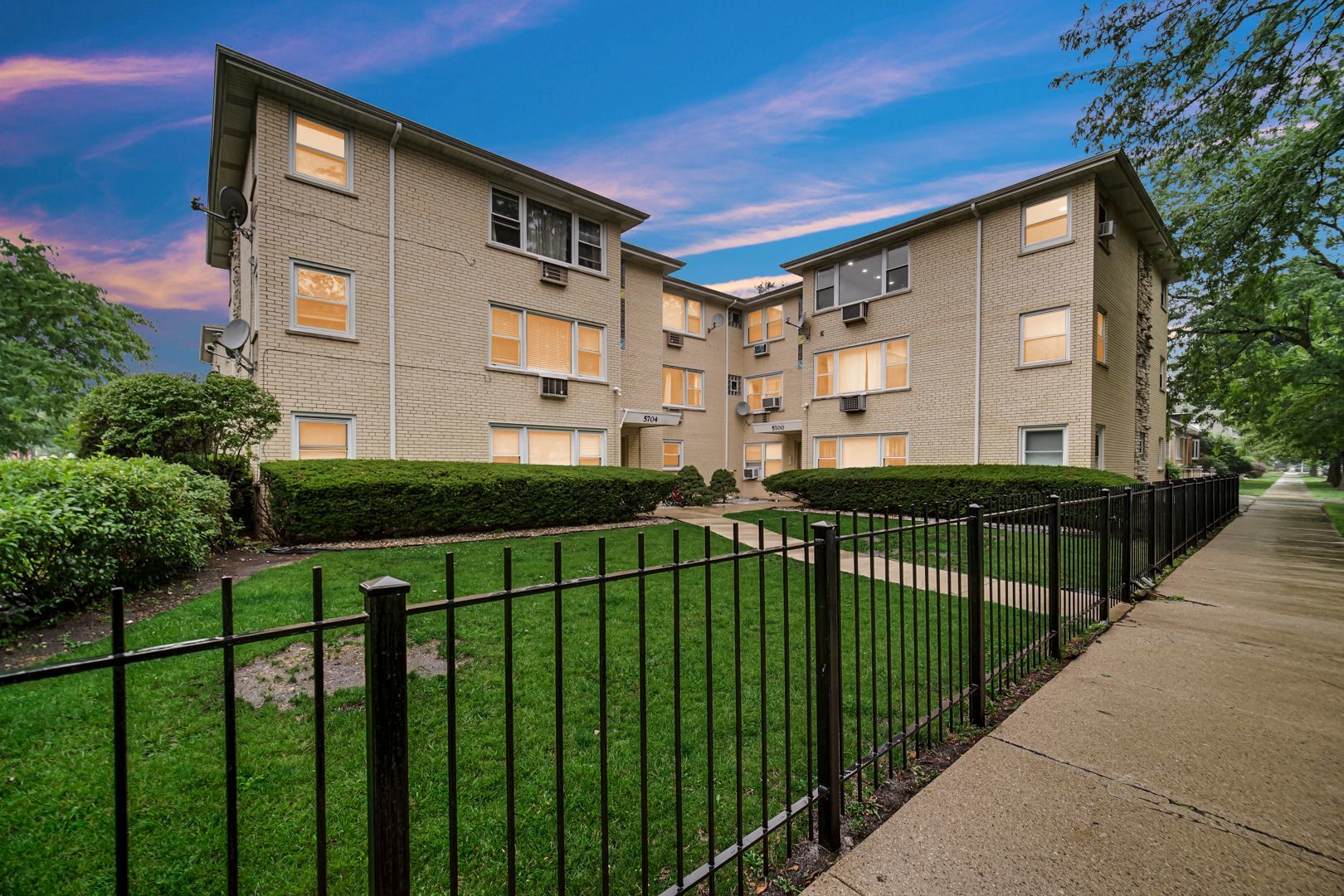 5700 W Montrose Avenue 3d Property Photo 2
