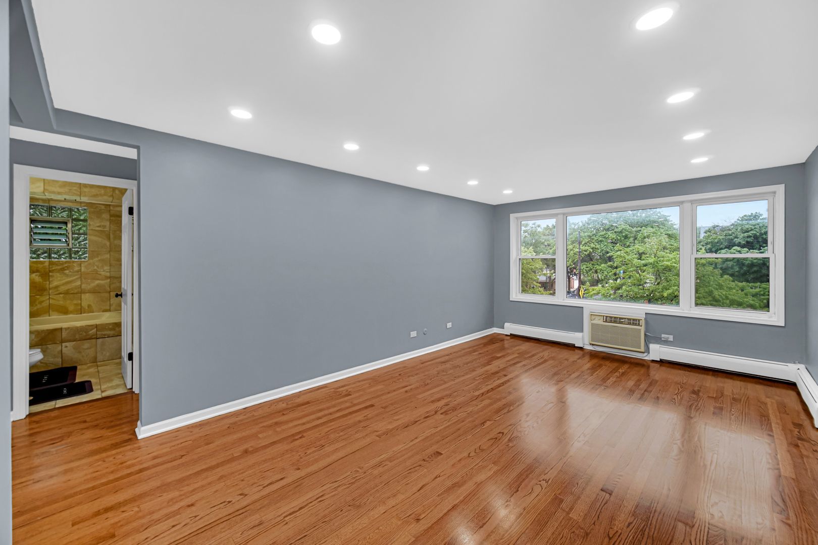 5700 W Montrose Avenue 3d Property Photo 3