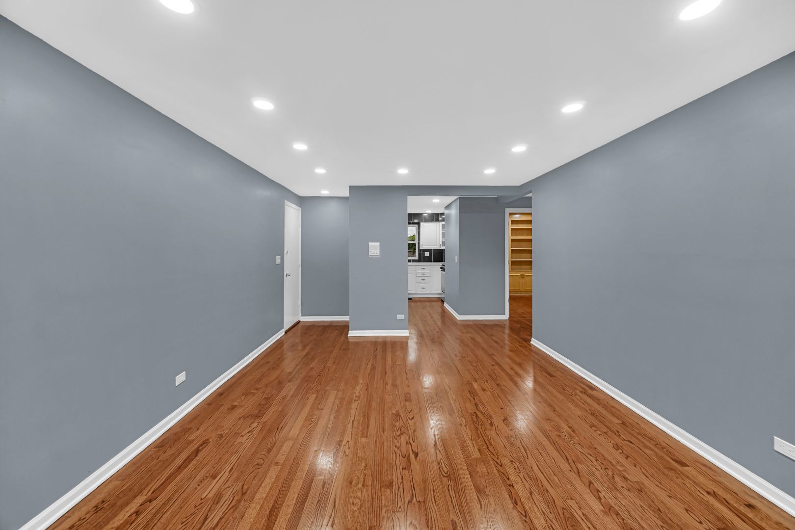 5700 W Montrose Avenue 3d Property Photo 6