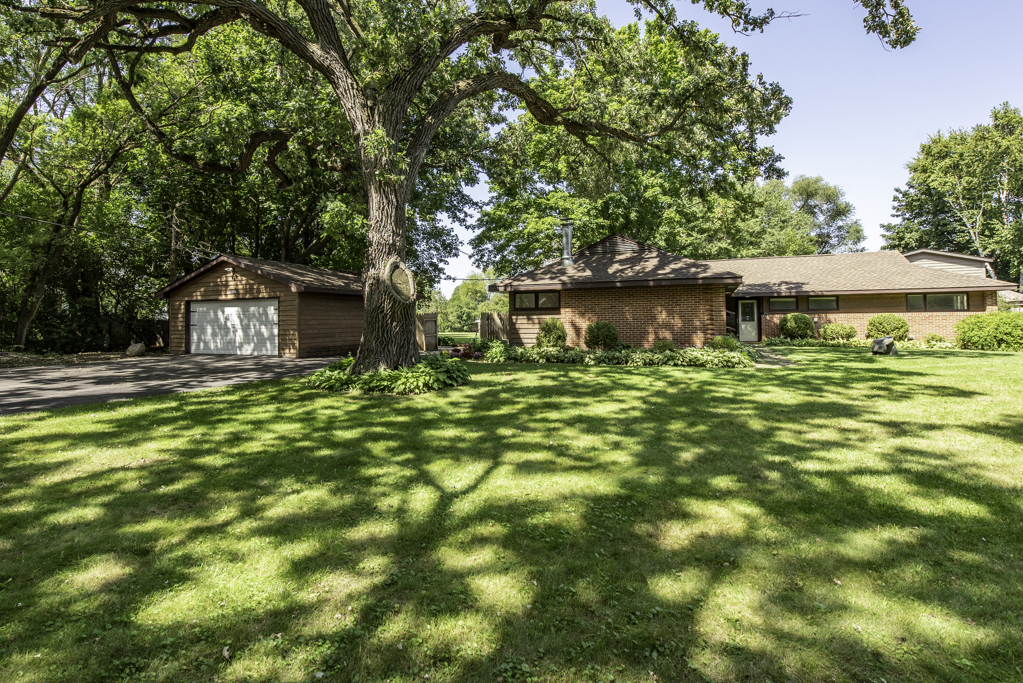 37696 N North Avenue Property Photo 3