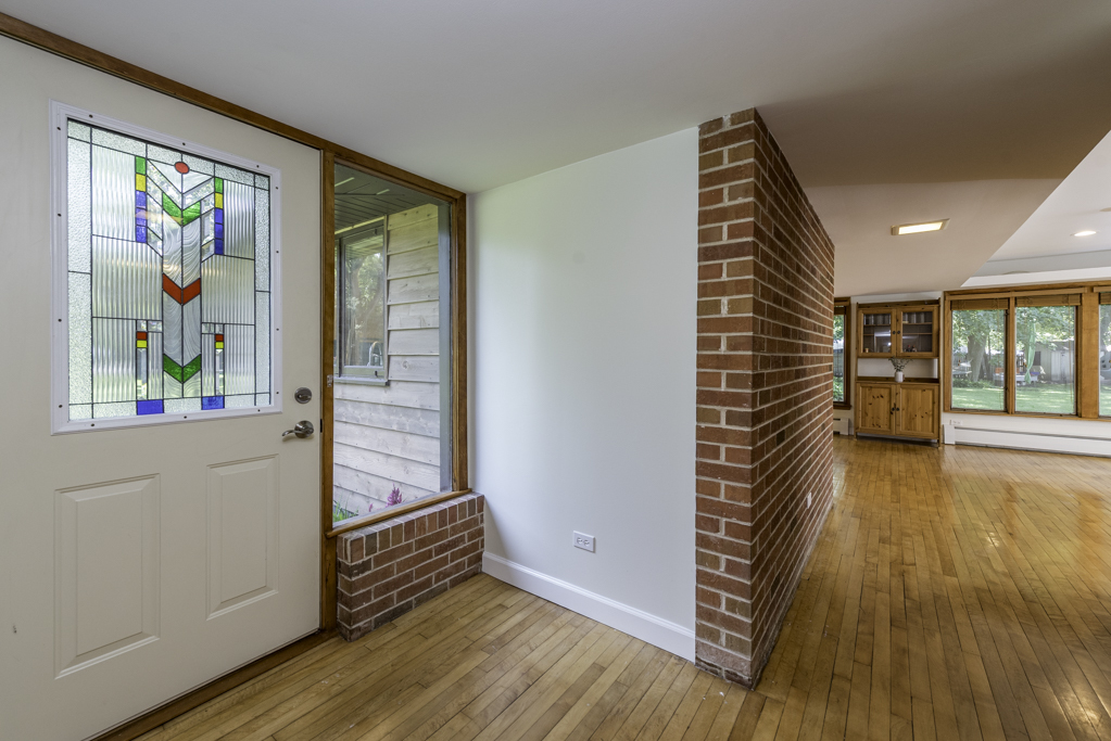 37696 N North Avenue Property Photo 4