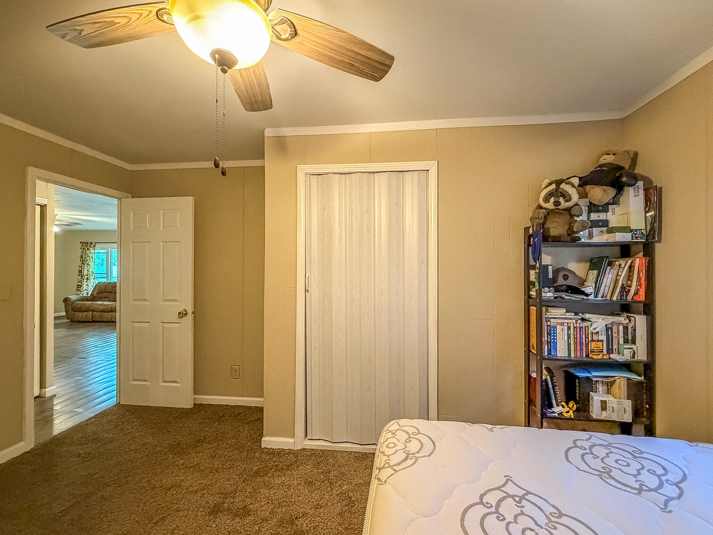 910 Maplepark Drive Property Photo 12