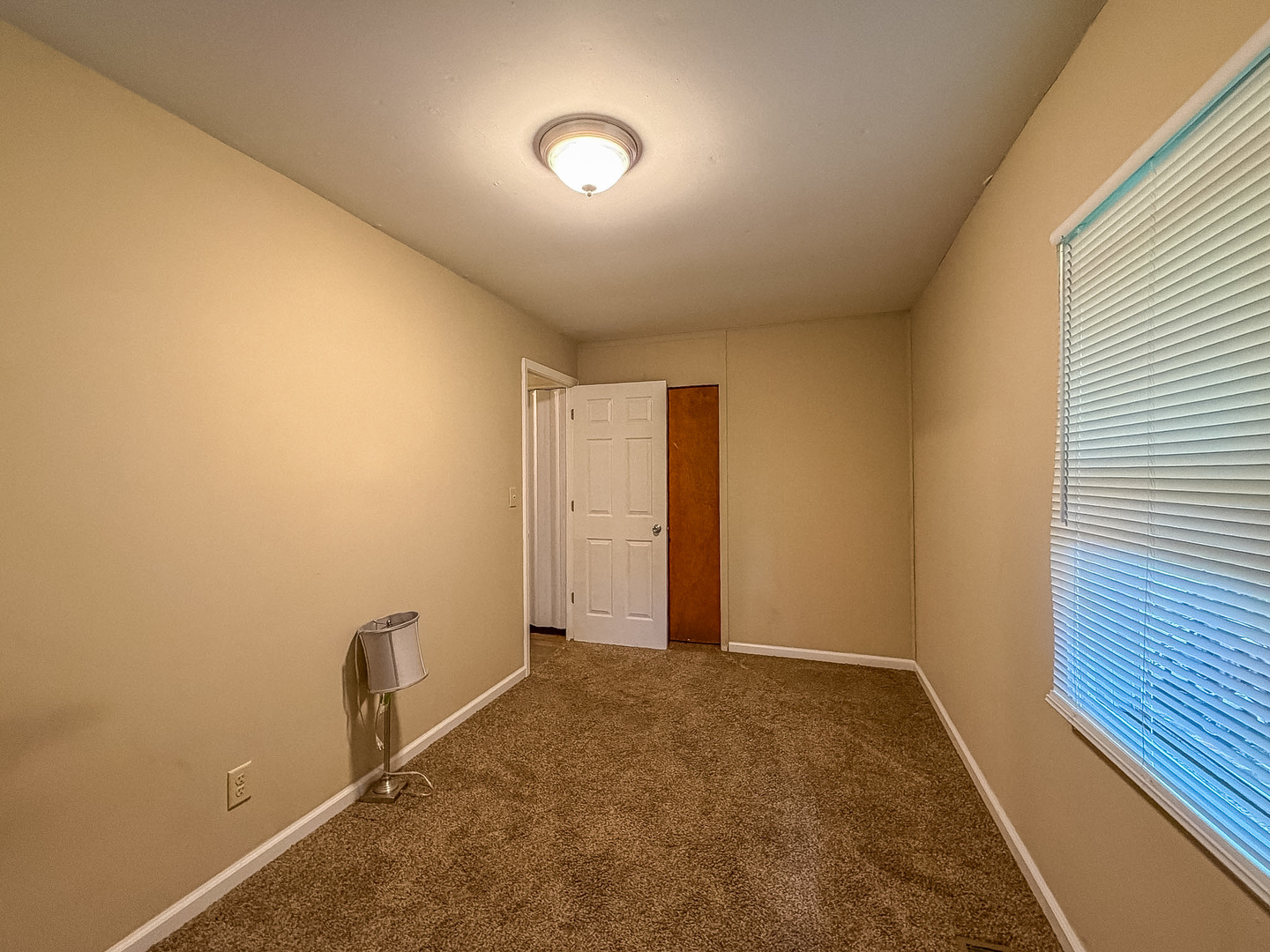 910 Maplepark Drive Property Photo 16