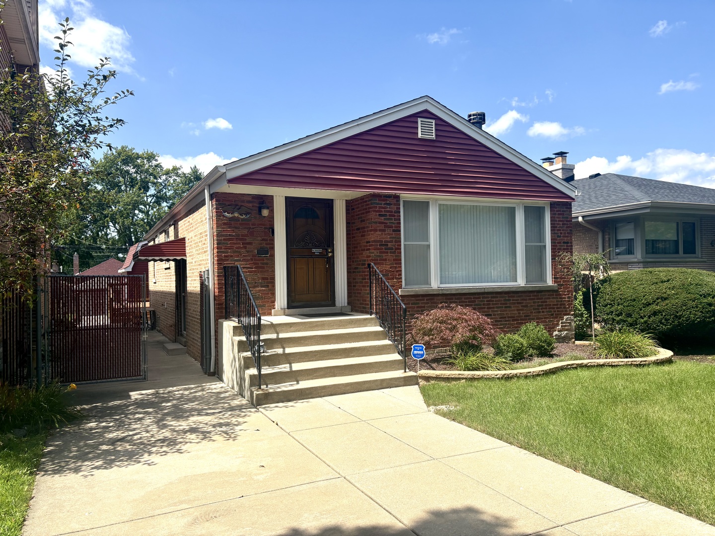 10206 S Fairfield Avenue Property Photo 2