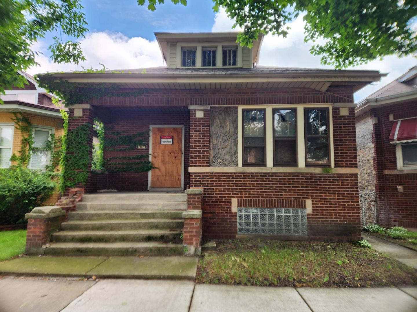 8119 S Perry Avenue Property Photo 1