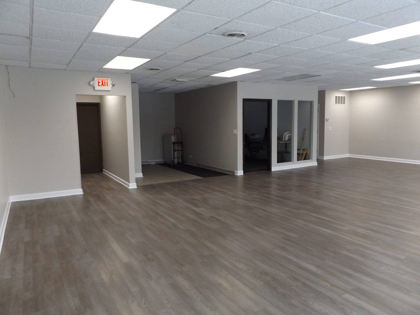 1015 S Arlington Heights Road Property Photo 4