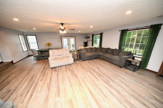 406 W Park Street Property Photo 15
