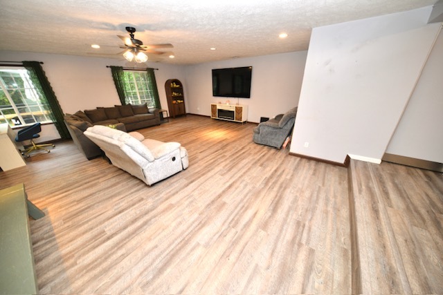 406 W Park Street Property Photo 25