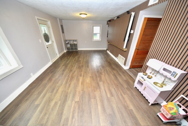 406 W Park Street Property Photo 27